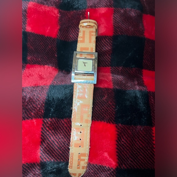 Authentic  Fendi Watch Gyro Rotating Face - Picture 10 of 10